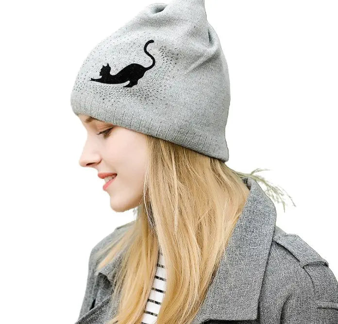 Bonnet Chat qui fait des Étirements - Vraiment-chat