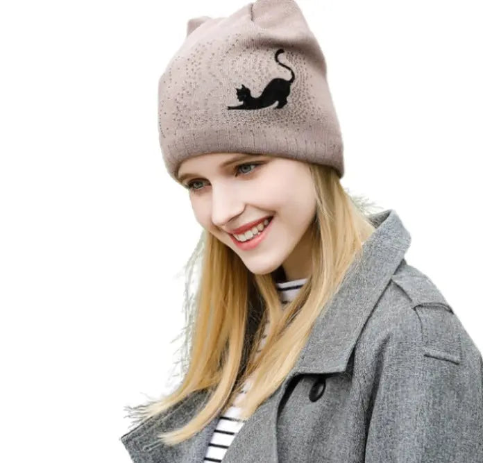 Bonnet Chat qui fait des Étirements - Vraiment-chat