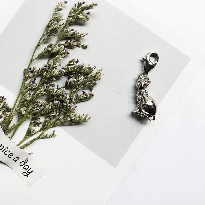 Charm Chat Siamois Assis - Vraiment-chat