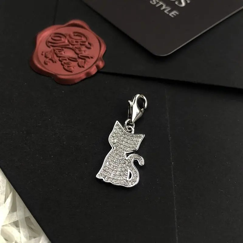 Charm Silhouette de chat sertie de pierres brillantes Vraiment-chat