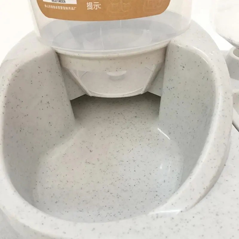 Distributeur Automatique Croquette et Eau Chat - Vraiment-chat