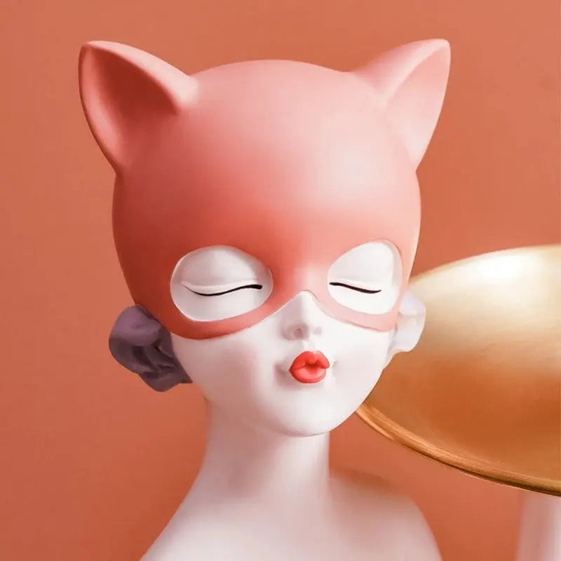Statue de femme avec masque de Chat Vraiment-chat