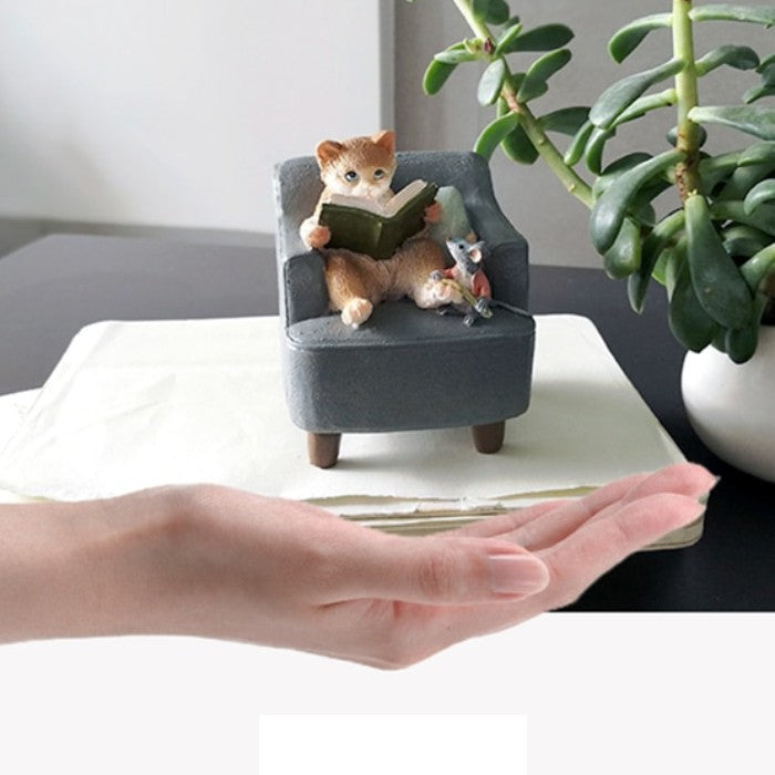 Statue de Chat en Résine Sur Fauteuil